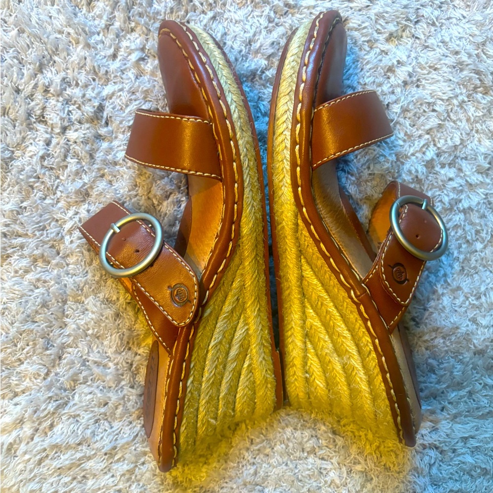 Born tan leather sandal wedge slides size 9